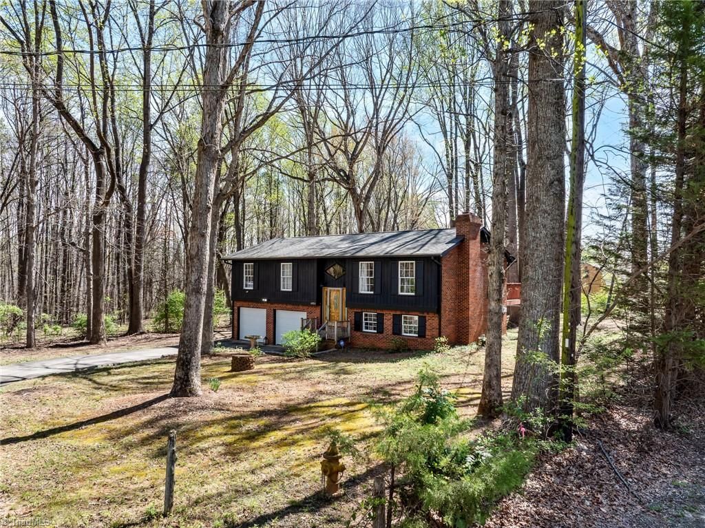 Photo of 6055 Farrior Drive, Clemmons, NC 27012 (MLS # 1214046)