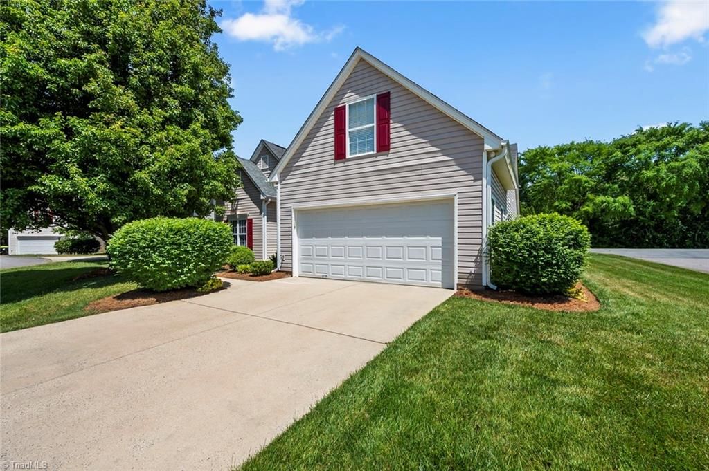 Photo of 130 Salem Ridge Court, Clemmons, NC 27012 (MLS # 1218255)