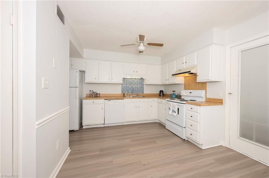 Photo of 4014 S Bend Drive, Winston-Salem, NC 27107 (MLS # 1213824)