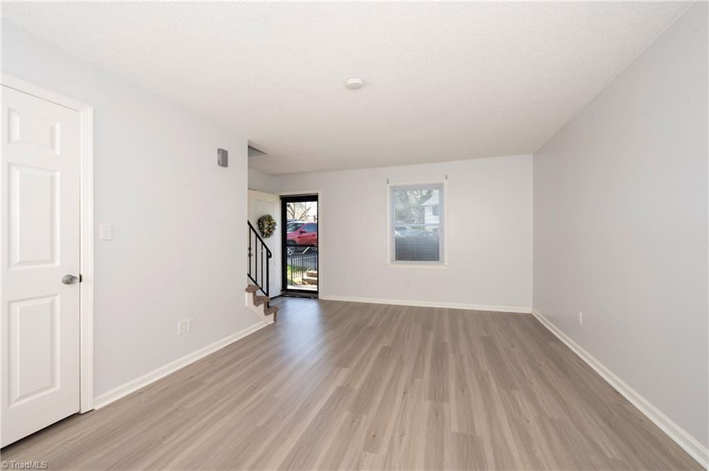 Photo of 4014 S Bend Drive, Winston-Salem, NC 27107 (MLS # 1213824)