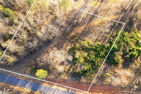 Vacant Land For Sale - LOT 22 Regal Oaks Drive<br/> Wilkesboro, NC 28697