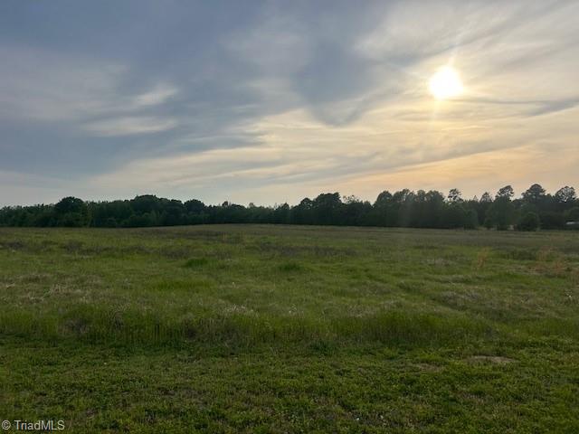 2335 Holiday Loop, Reidsville, North Carolina image 12