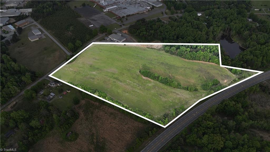 2335 Holiday Loop, Reidsville, North Carolina image 2