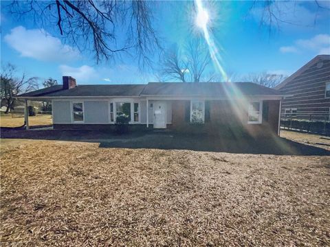 A home in Kernersville