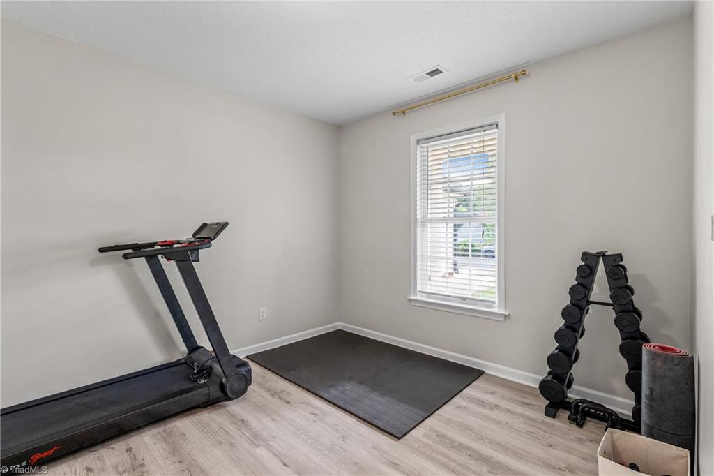 4015 Summit View Drive, Greensboro, North Carolina image 28