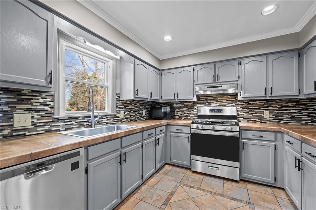 562 Rockwood Drive, Graham, North Carolina image 24