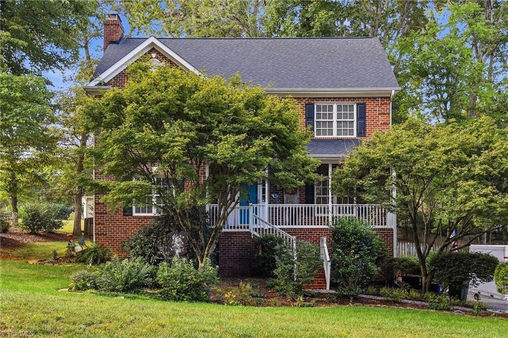Photo of 704 Lynn Dee Drive, Winston-Salem, NC 27106 (MLS # 1236522)