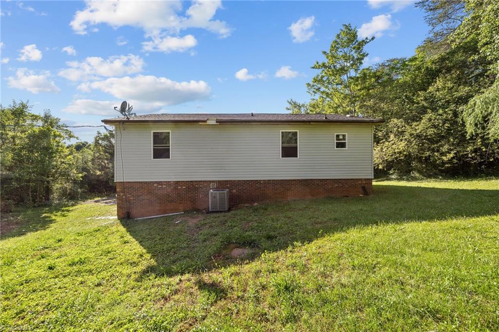 220 Glen Terrace, Mount Airy, North Carolina image 30