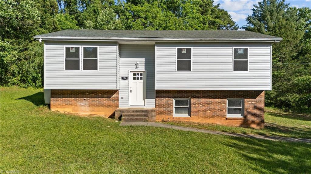 220 Glen Terrace, Mount Airy, North Carolina image 1