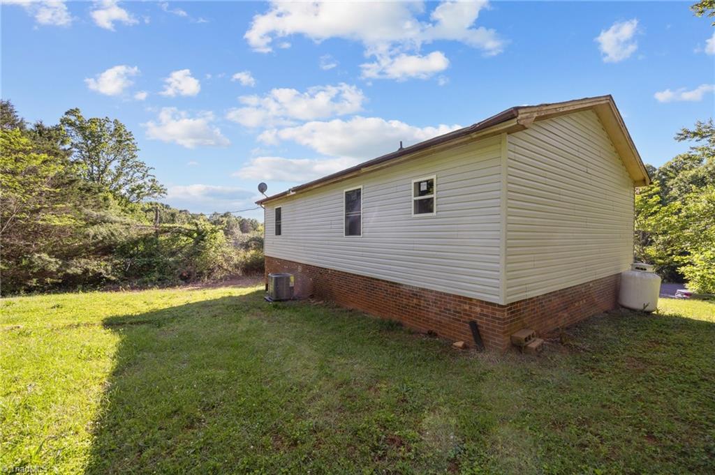220 Glen Terrace, Mount Airy, North Carolina image 31