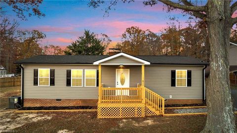 811 Sherwood Avenue Asheboro NC 27205