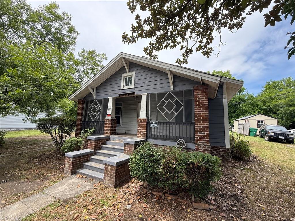 328 Ennis Street