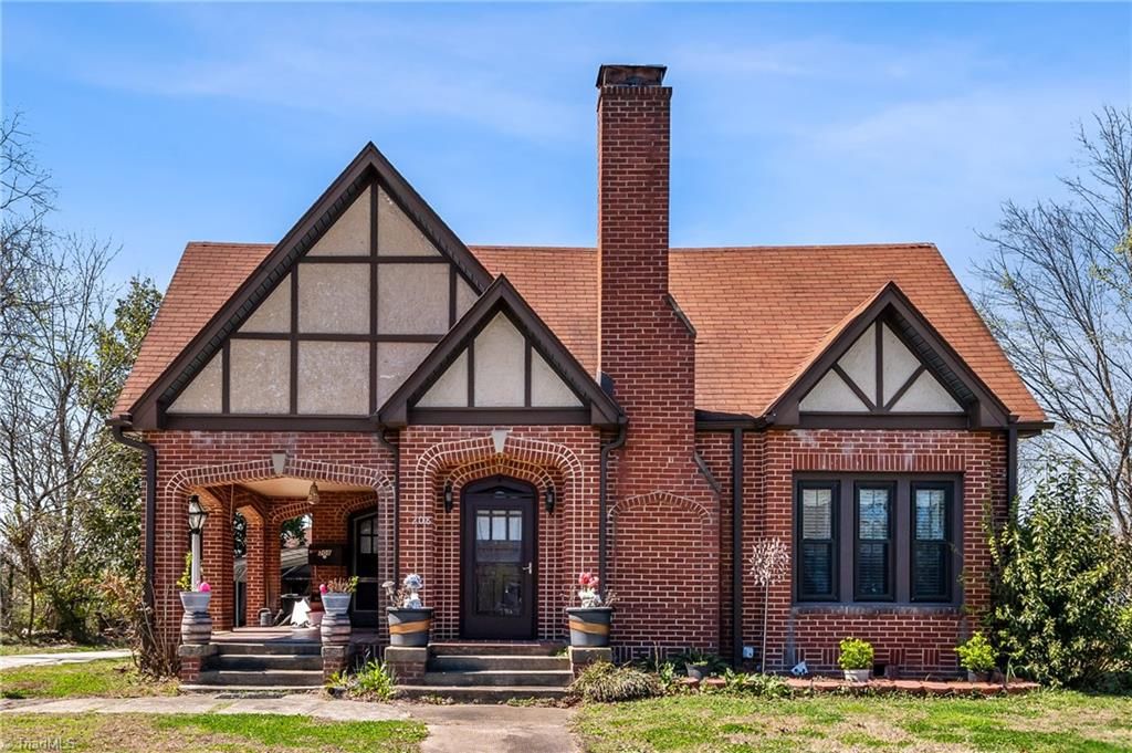 Photo of 208 Cox Avenue, Thomasville, NC 27360 (MLS # 1213226)