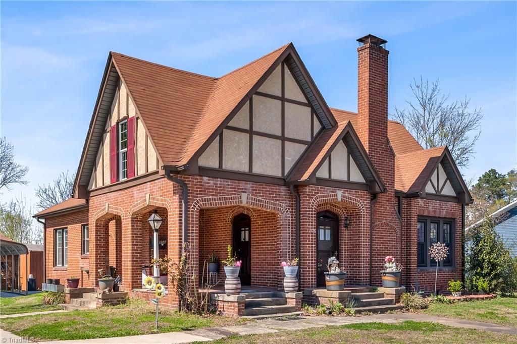 Photo of 208 Cox Avenue, Thomasville, NC 27360 (MLS # 1213226)