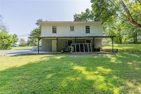 A home in Mount Airy