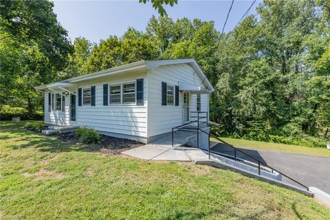 A home in Mount Airy