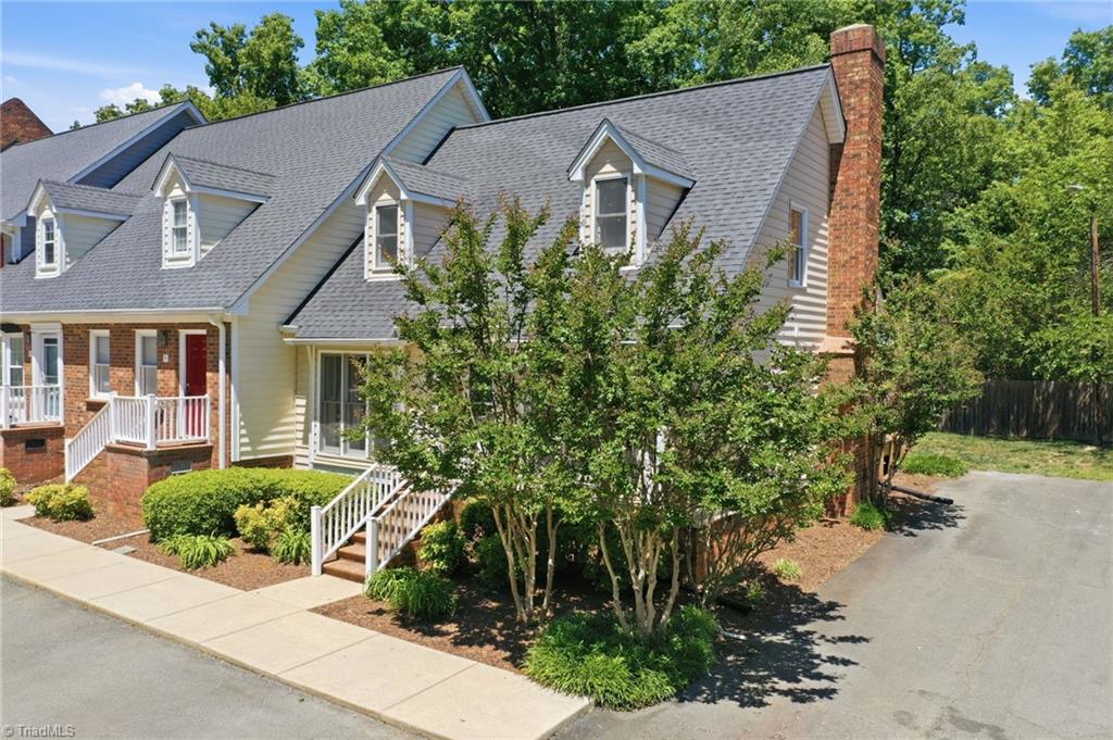 Photo of 1121 Sherwood Drive #10, Burlington, NC 27215 (MLS # 1237360)