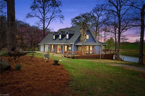 Homes For Sale - 6777 Hockett Trail<br/> Randolph County, Randleman, NC 27317