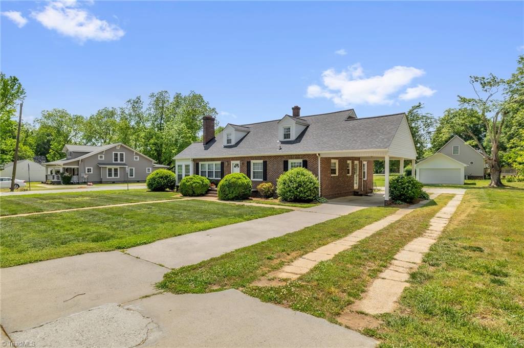 318 S Fayetteville Street, Liberty, North Carolina image 2