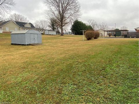 A home in Mount Airy