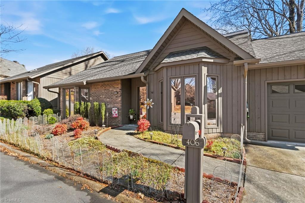 Photo of 406 Chadbourne Court, Winston-Salem, NC 27104 (MLS # 1209474)