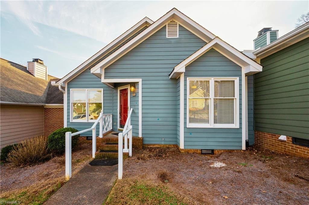 2716 Sawgrass Court