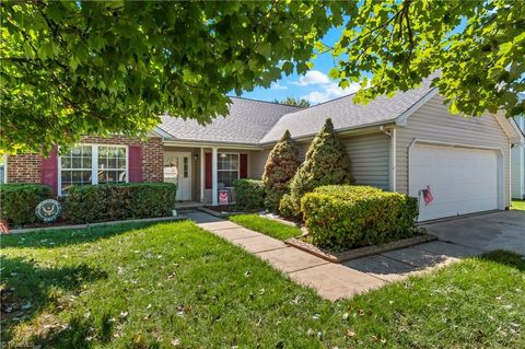 Photo of 244 Fiddlers Knoll Court, Kernersville, NC 27284 (MLS # 1198692)