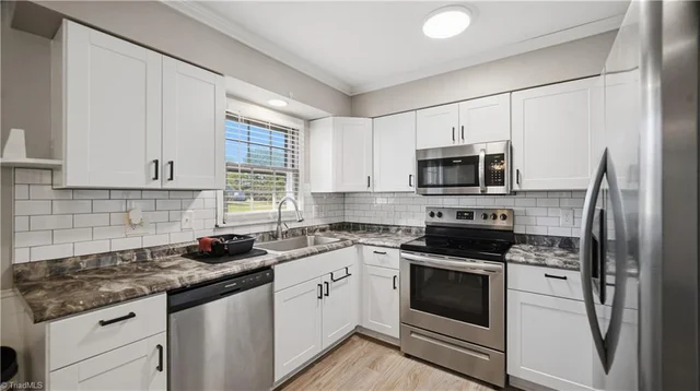 719 Mccray Road, photo 4 of 31