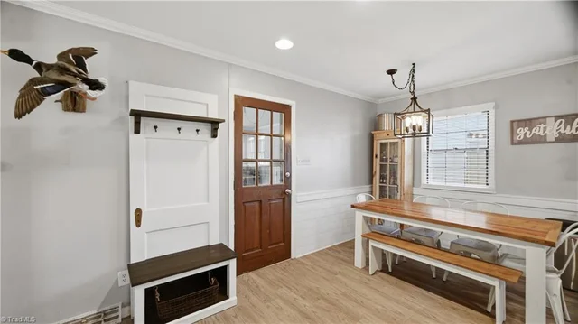 719 Mccray Road, photo 2 of 31