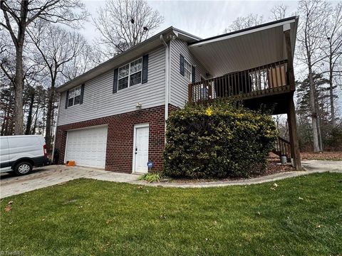 103 Robinhood Road Lexington NC 27292