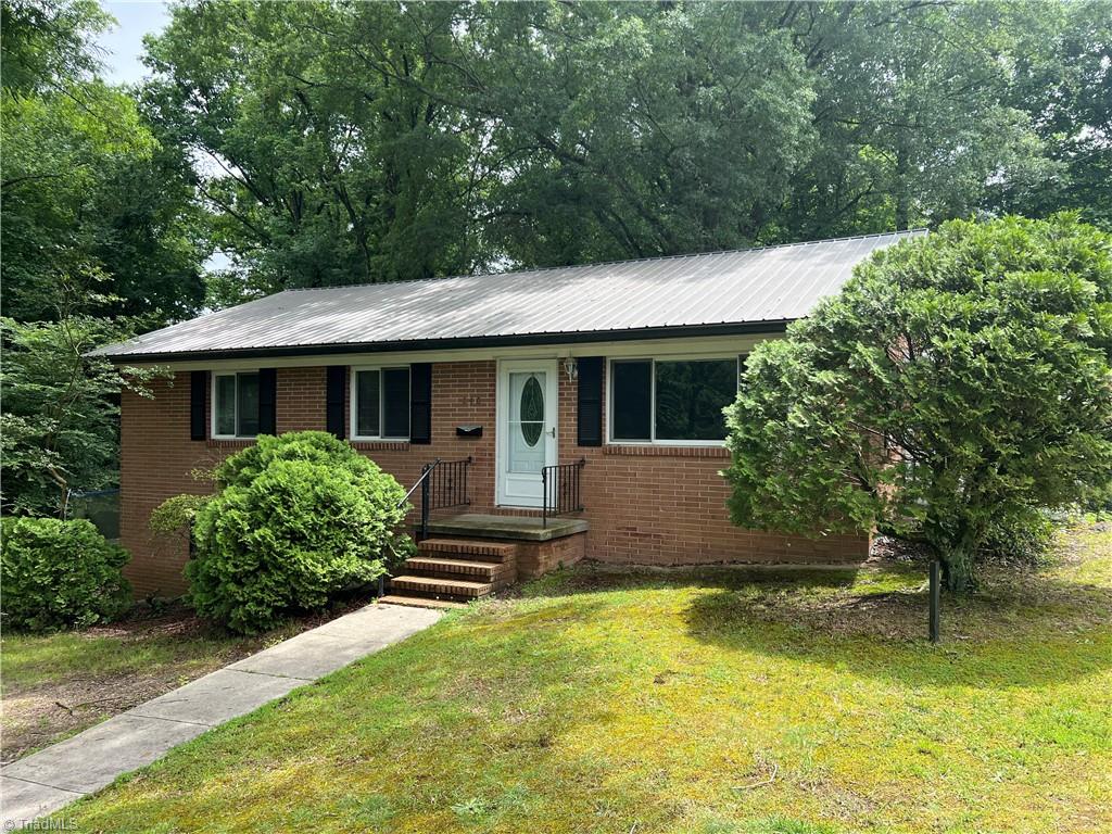 240 Byerly Street, Mount Airy, North Carolina image 1