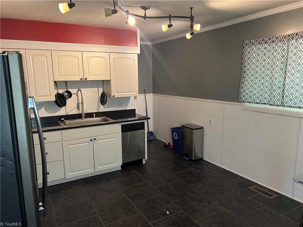 240 Byerly Street, Mount Airy, North Carolina image 15
