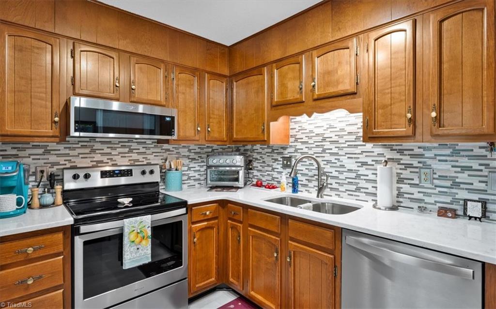 2418 Cottage Place, Greensboro, North Carolina image 8