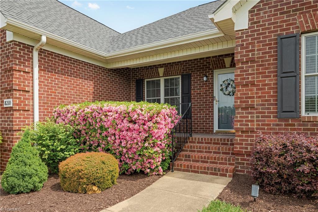 8210 Hunters Drive, Greensboro, North Carolina image 4