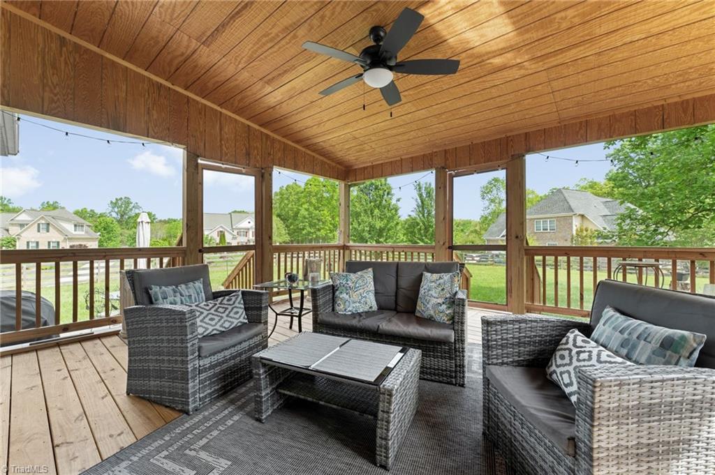8210 Hunters Drive, Greensboro, North Carolina image 28