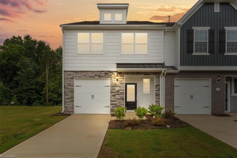 Townhouse For Sale - 2122 Willow Glen Drive<br/> Alamance County, Graham, NC 27253