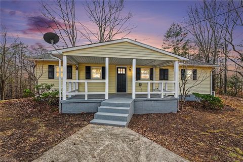 Homes For Sale - 7545 Tucker Road<br/> Walnut Cove, NC 27052