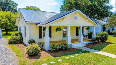 Homes For Sale - 2722 Darrow Road<br/> Walkertown, NC 27051