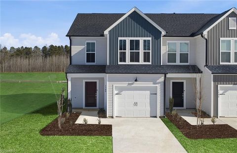 Townhouse For Sale - 1588 Eckert Lane<br/> Whitsett, NC 27377