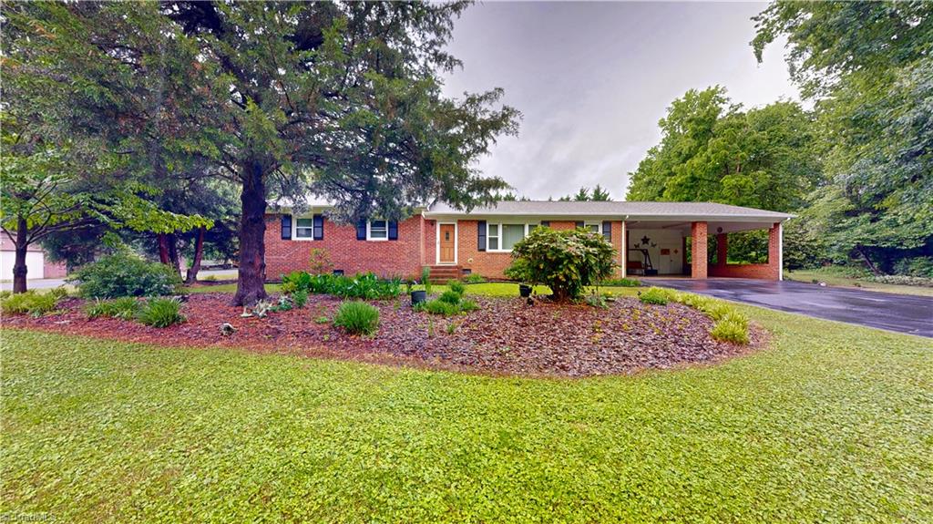 4211 Village Drive, Trinity, North Carolina image 2