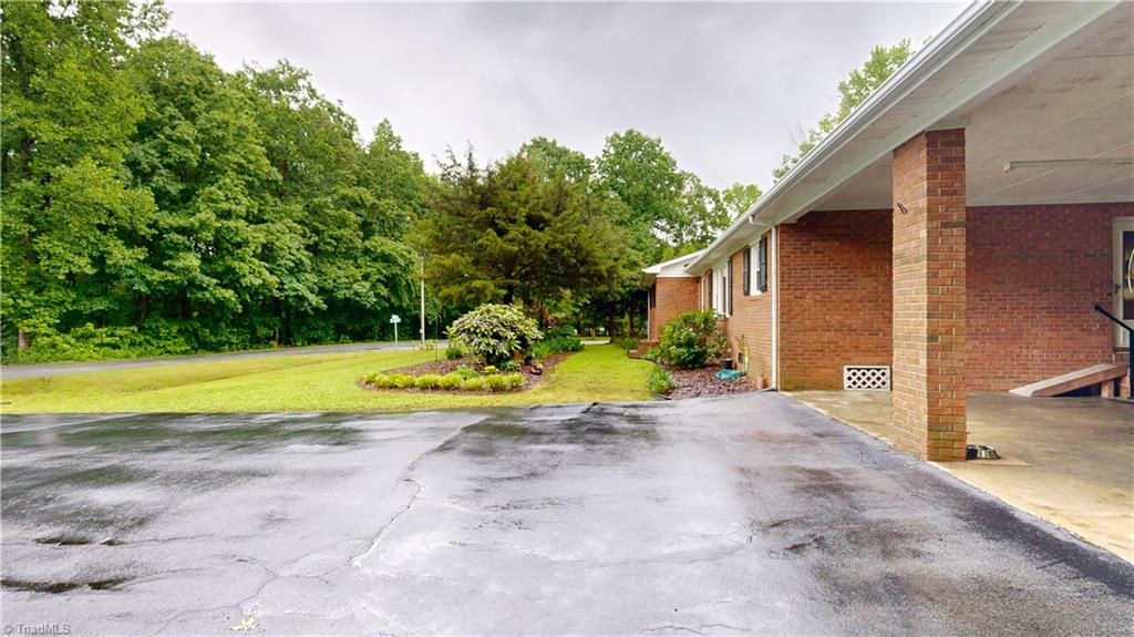 4211 Village Drive, Trinity, North Carolina image 5