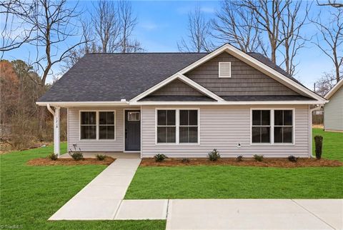 Homes For Sale - 1218 Bowen Drive<br/> Archdale, NC 27263