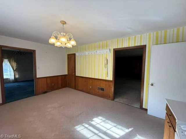 5515 Bledsoe Drive, photo 5 of 22