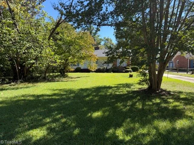 5515 Bledsoe Drive, photo 2 of 22