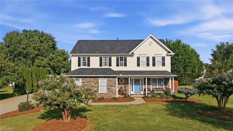 Homes For Sale - 125 Hartman Branch Lane<br/> Winston-Salem, NC 27127