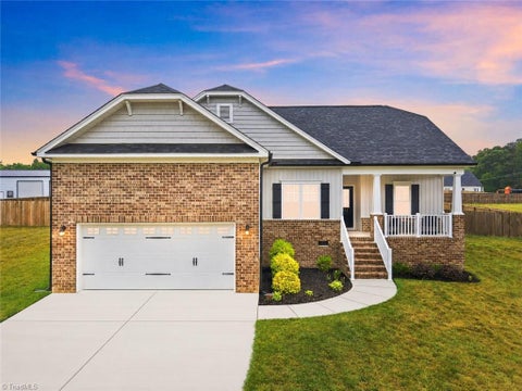 Homes For Sale - 4811 Lord Andrews Place<br/> Liberty, NC 27298