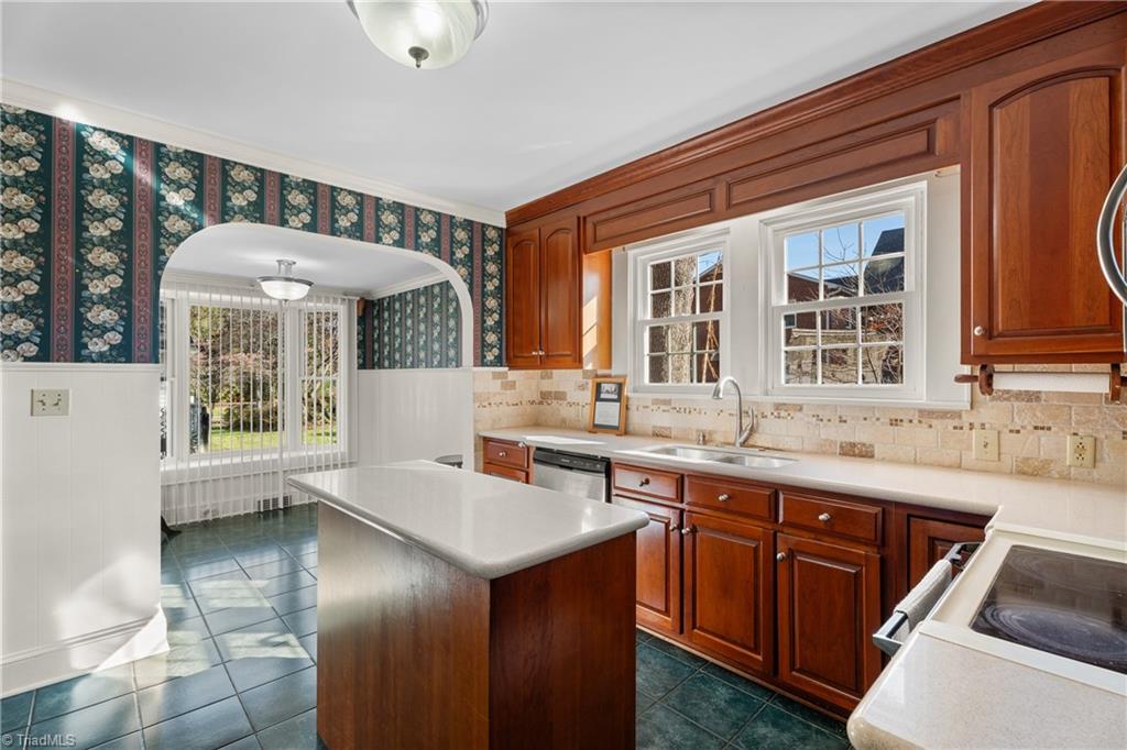 Rural Hall, North Carolina 27045, United States, 5 Bedrooms Bedrooms, ,3 BathroomsBathrooms,Residential,Active,248703