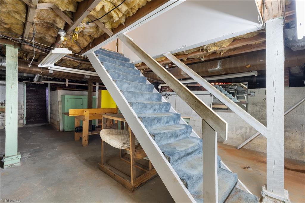 Rural Hall, North Carolina 27045, United States, 5 Bedrooms Bedrooms, ,3 BathroomsBathrooms,Residential,Active,248703