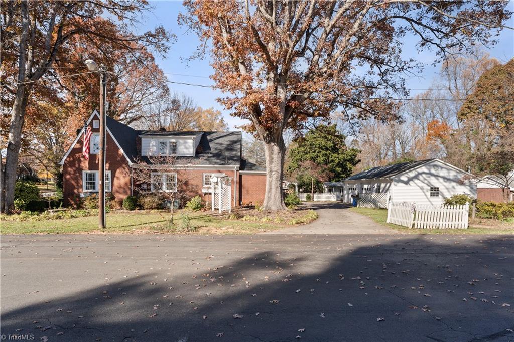 Rural Hall, North Carolina 27045, United States, 5 Bedrooms Bedrooms, ,3 BathroomsBathrooms,Residential,Active,248703