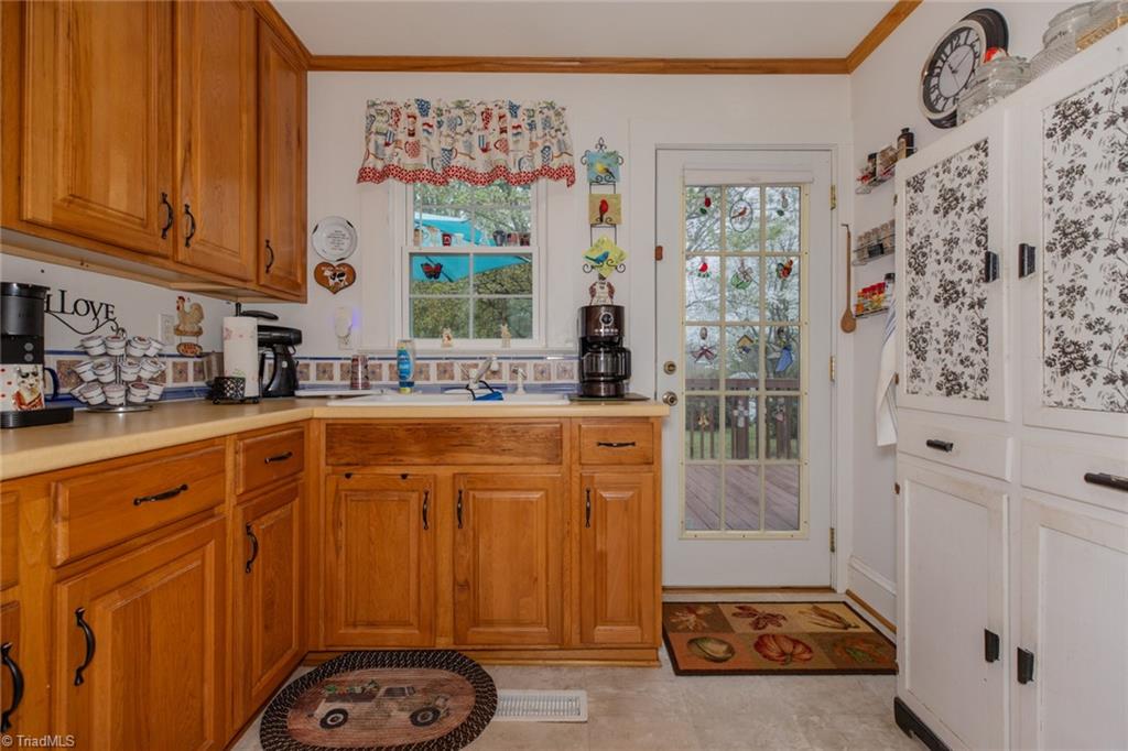 410 N Carolina Avenue, Boonville, North Carolina image 19